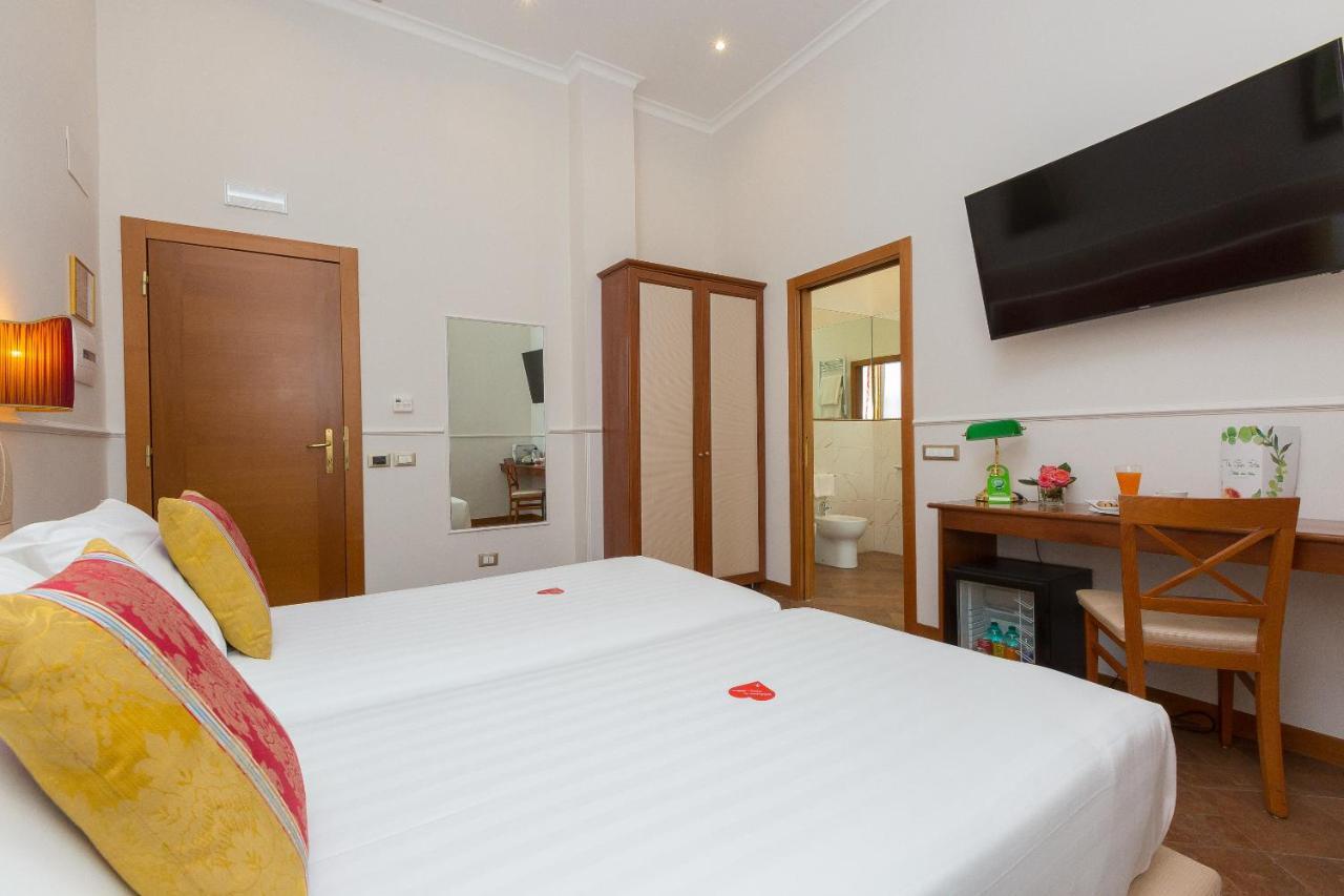 Superior Double or Twin Room,806813469:JPEG